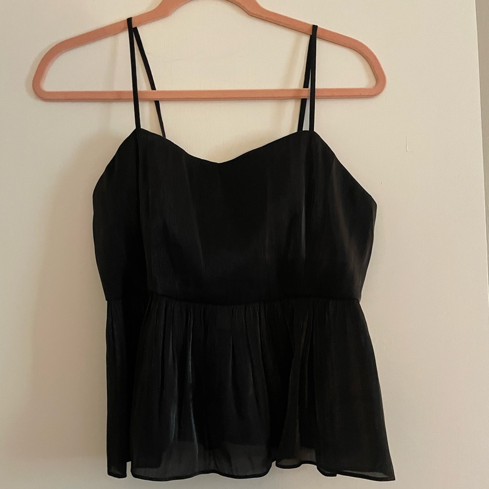 Brand is IceBird size medium. Color black.